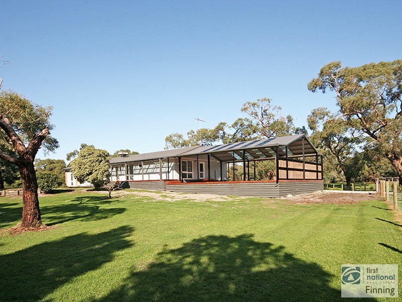 15 Currawong Grove, Cannons Creek VIC 3977