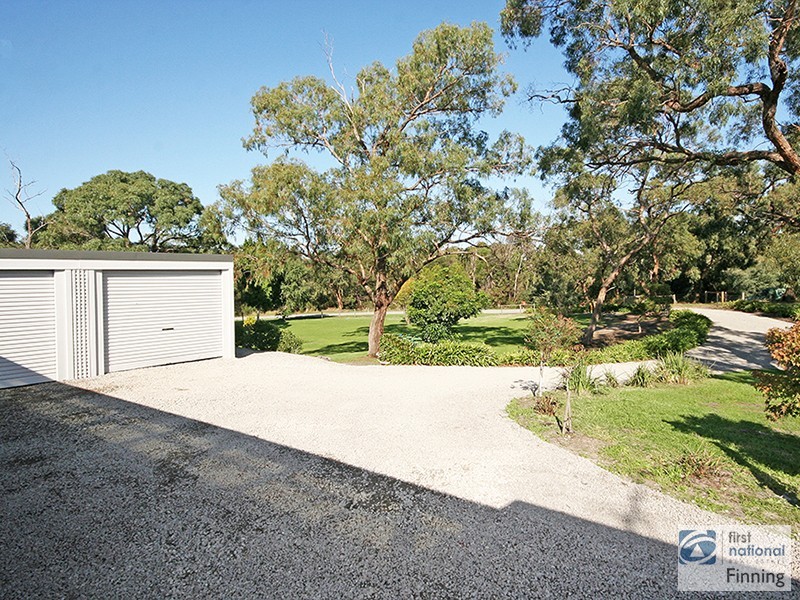 15 Currawong Grove, Cannons Creek VIC 3977