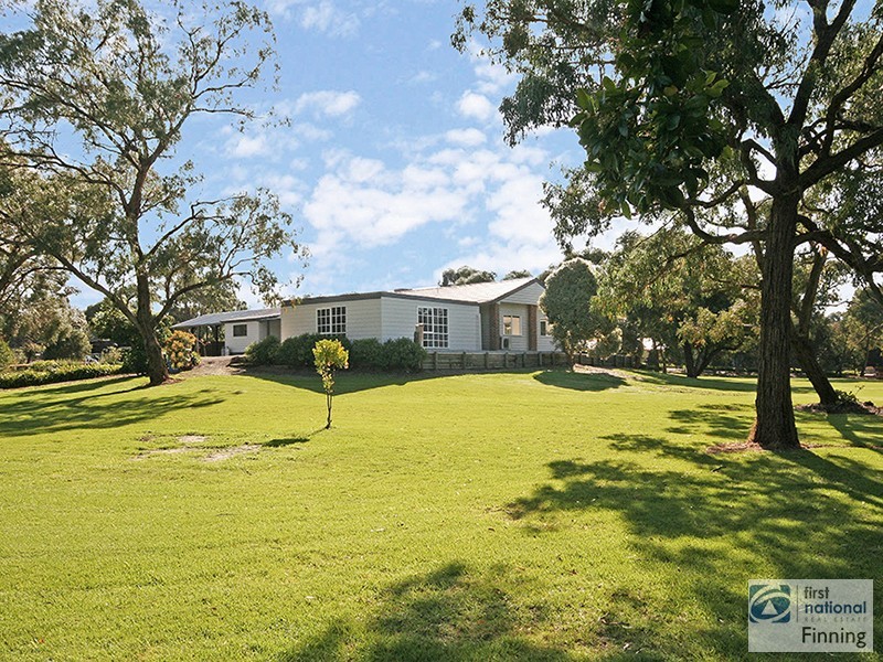 15 Currawong Grove, Cannons Creek VIC 3977
