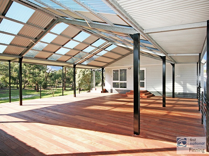 15 Currawong Grove, Cannons Creek VIC 3977