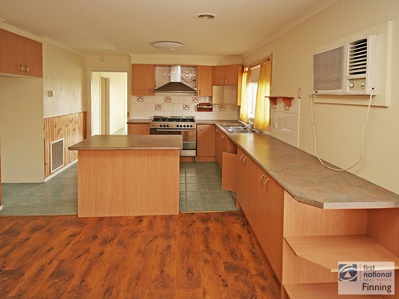 23 Genoa Way, Cranbourne West VIC 3977