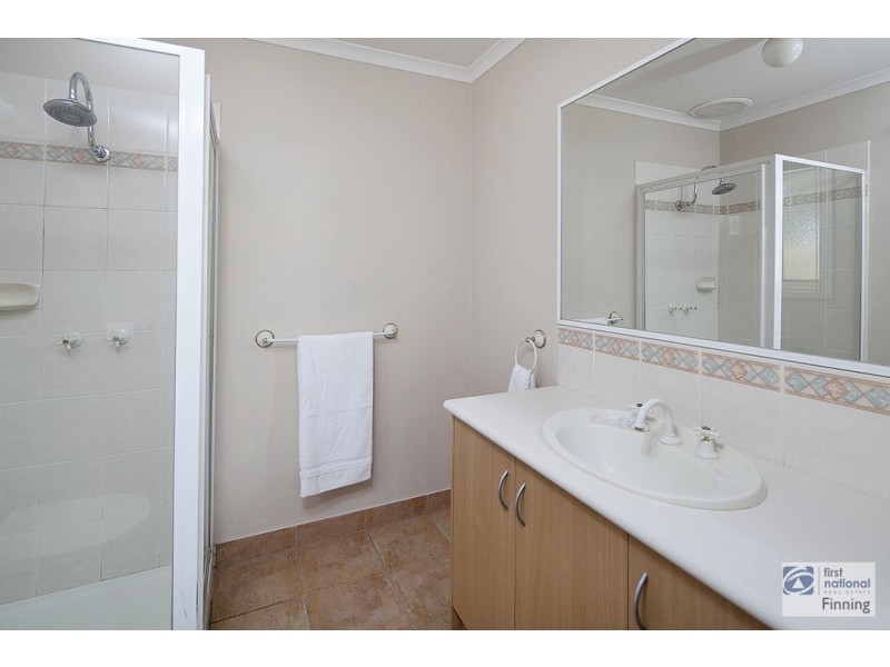 2 Nerrena Rise, Cranbourne West VIC 3977