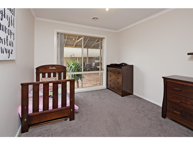 2 Nerrena Rise, Cranbourne West VIC 3977