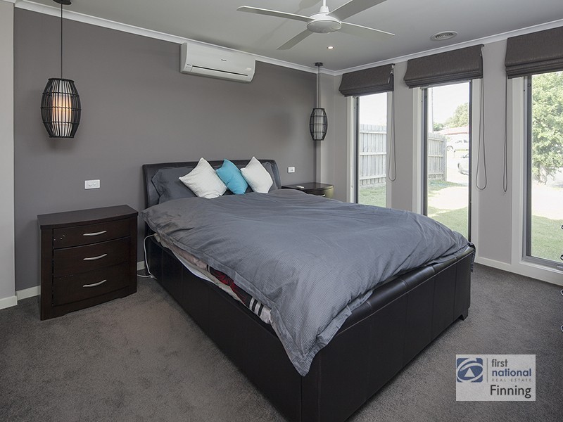 13 Elaine Court, Cranbourne VIC 3977