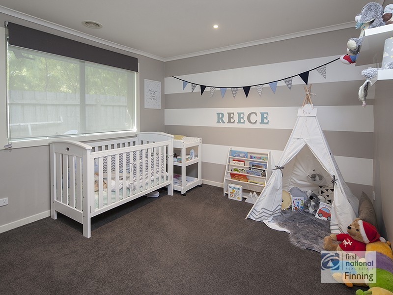 13 Elaine Court, Cranbourne VIC 3977