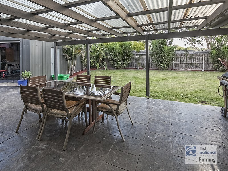 13 Elaine Court, Cranbourne VIC 3977