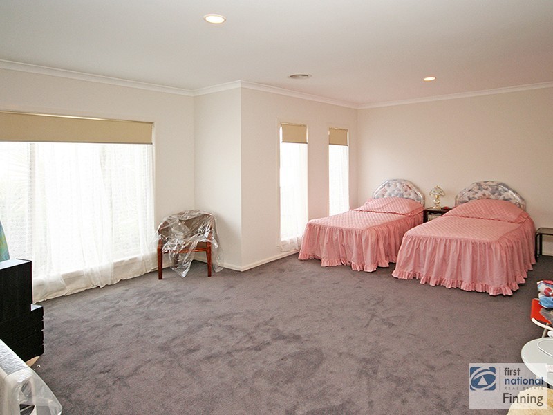 14 Pepperbush Circuit, Cranbourne VIC 3977