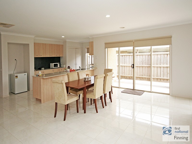 14 Pepperbush Circuit, Cranbourne VIC 3977