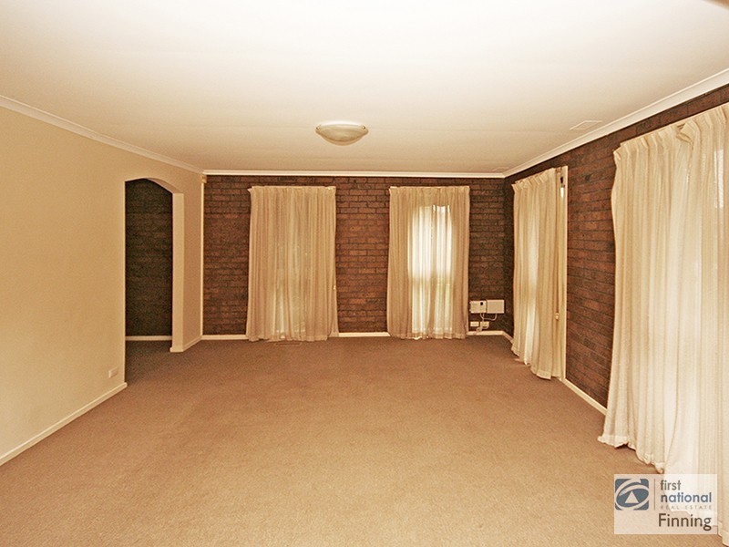 8 Brumby Court, Cranbourne VIC 3977