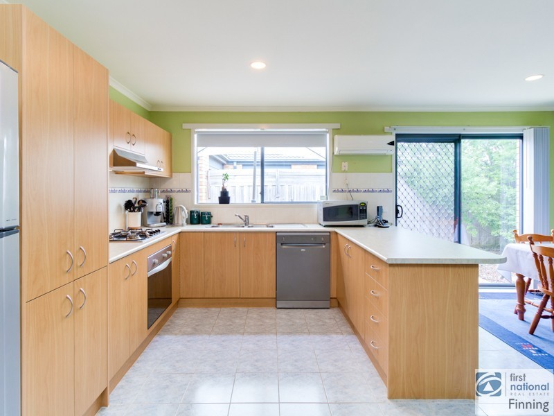 1A Dunlavin Way, Cranbourne East VIC 3977