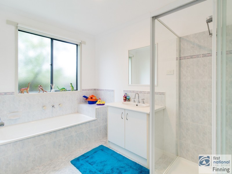 1A Dunlavin Way, Cranbourne East VIC 3977