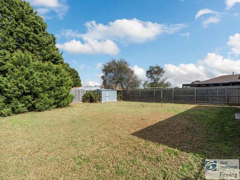 28 Brentwood Drive, Cranbourne North VIC 3977