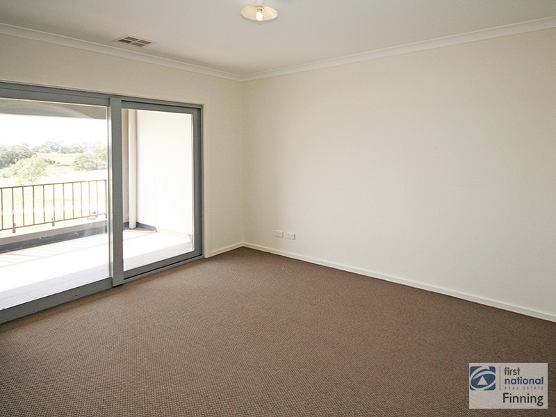 6 Laidlaw Lane, Cranbourne VIC 3977