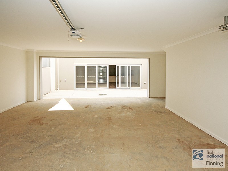 6 Laidlaw Lane, Cranbourne VIC 3977