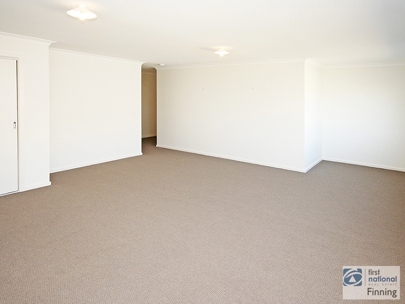 6 Laidlaw Lane, Cranbourne VIC 3977