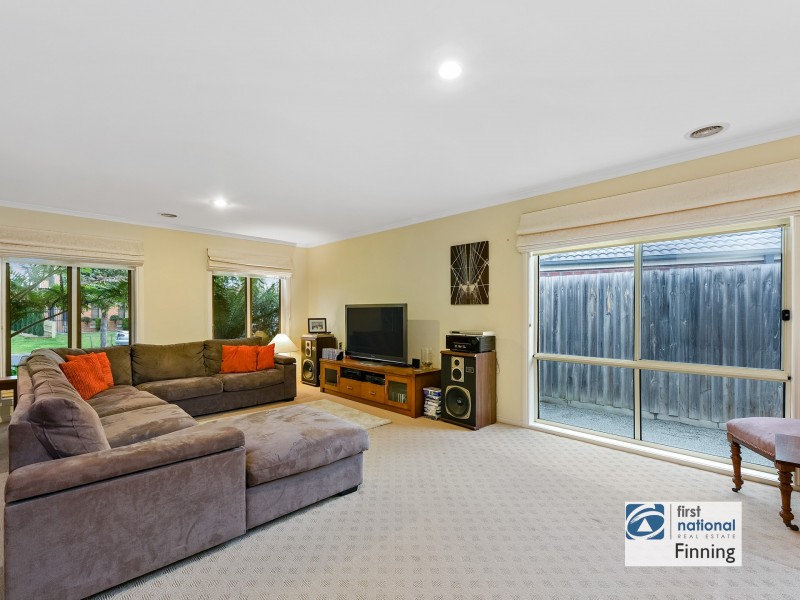 10 Hopegood Place, Lynbrook VIC 3975