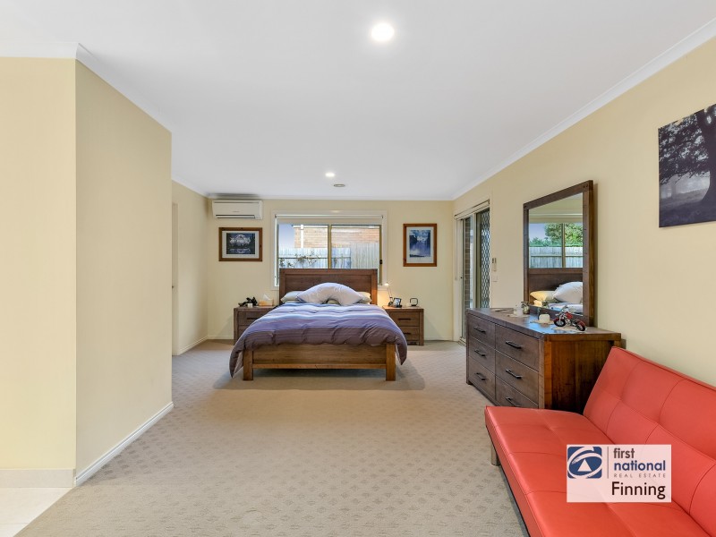 10 Hopegood Place, Lynbrook VIC 3975