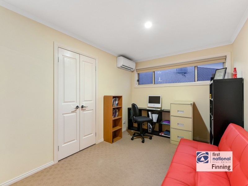 10 Hopegood Place, Lynbrook VIC 3975