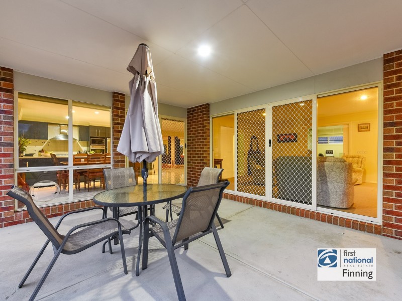 10 Hopegood Place, Lynbrook VIC 3975