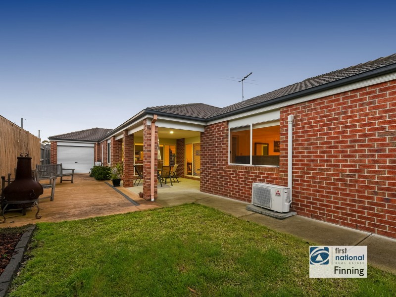 10 Hopegood Place, Lynbrook VIC 3975