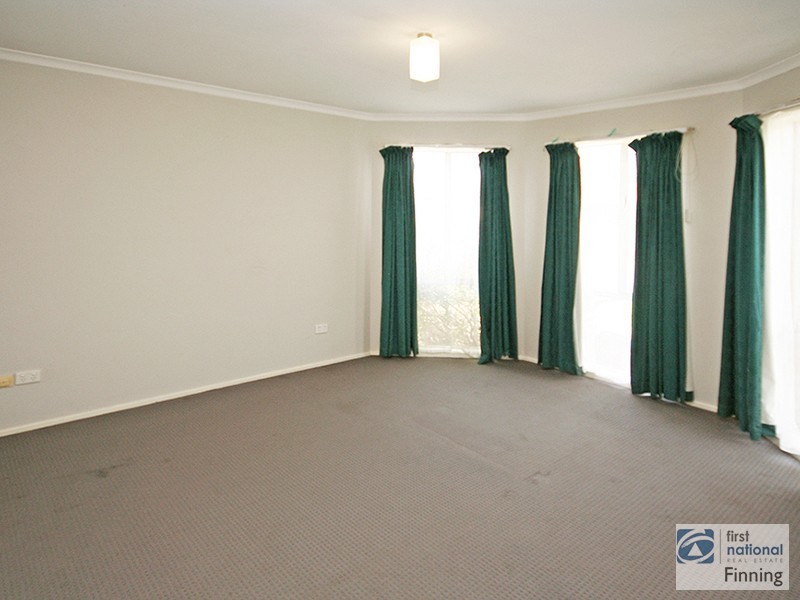 9 Samantha Crescent, Cranbourne North VIC 3977