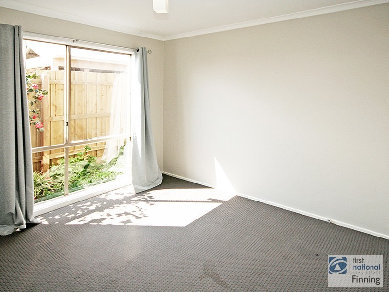 9 Samantha Crescent, Cranbourne North VIC 3977