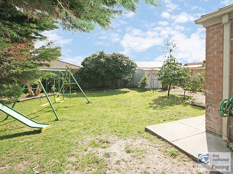 9 Samantha Crescent, Cranbourne North VIC 3977