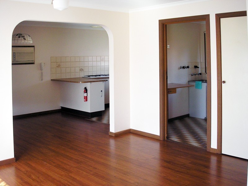 2/61 Cameron Street, Cranbourne VIC 3977