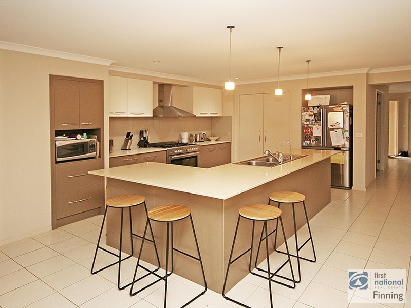 3 Pimelea Avenue, Lynbrook VIC 3975