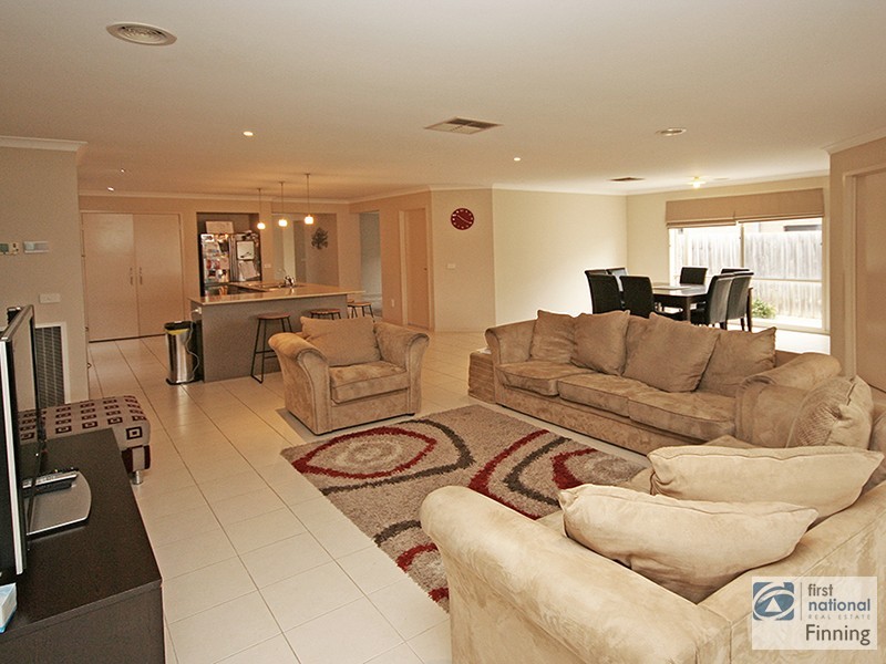 3 Pimelea Avenue, Lynbrook VIC 3975