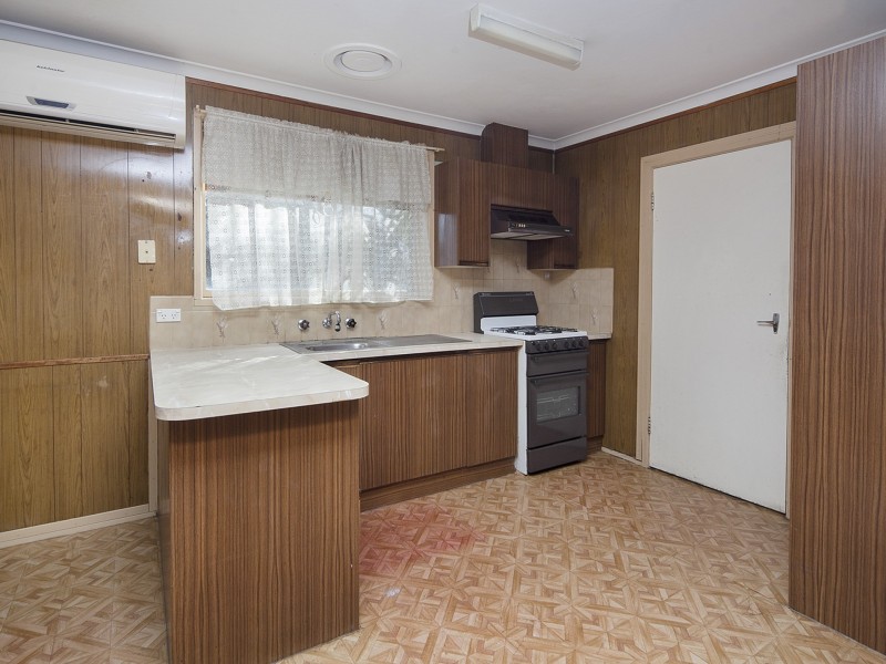 8 Arnold Street, Cranbourne VIC 3977