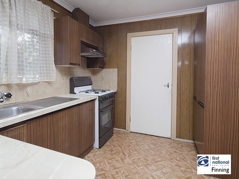 8 Arnold Street, Cranbourne VIC 3977