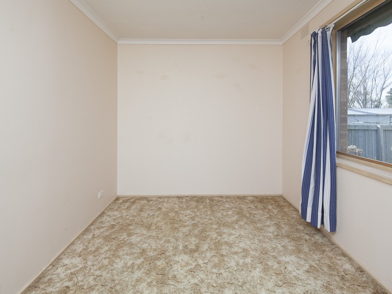 8 Arnold Street, Cranbourne VIC 3977