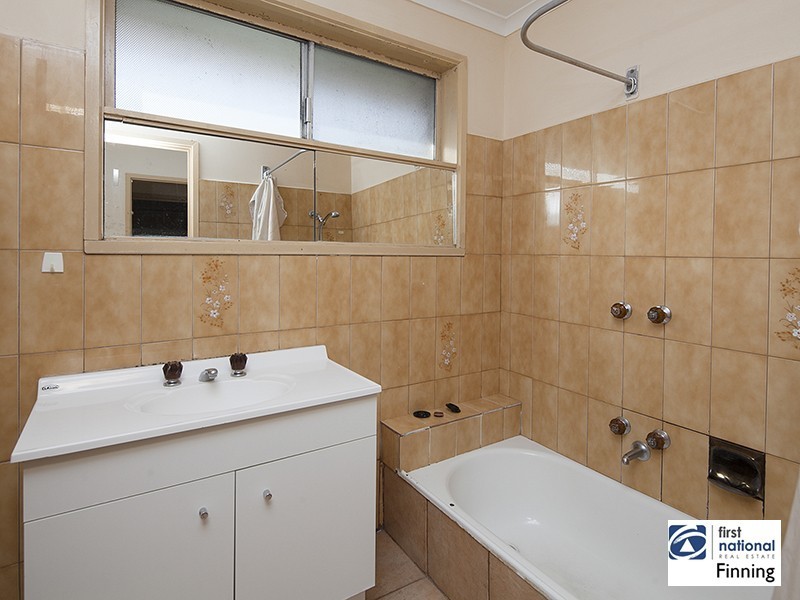 8 Arnold Street, Cranbourne VIC 3977