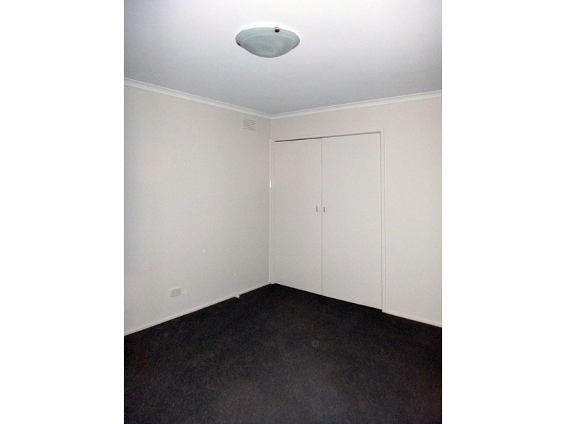 16 McLaren Avenue, Cranbourne VIC 3977