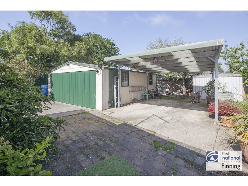 11 Marsden Court, Cranbourne North VIC 3977