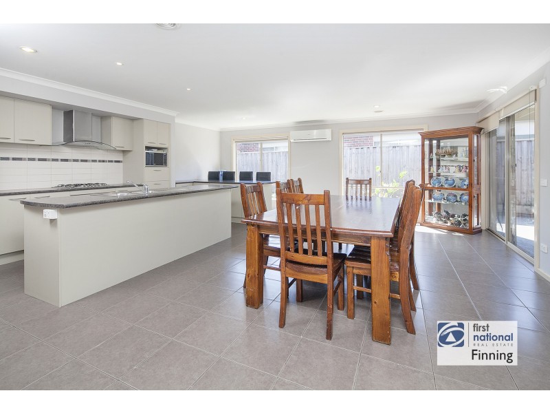 14 Flametree Circuit, Cranbourne VIC 3977