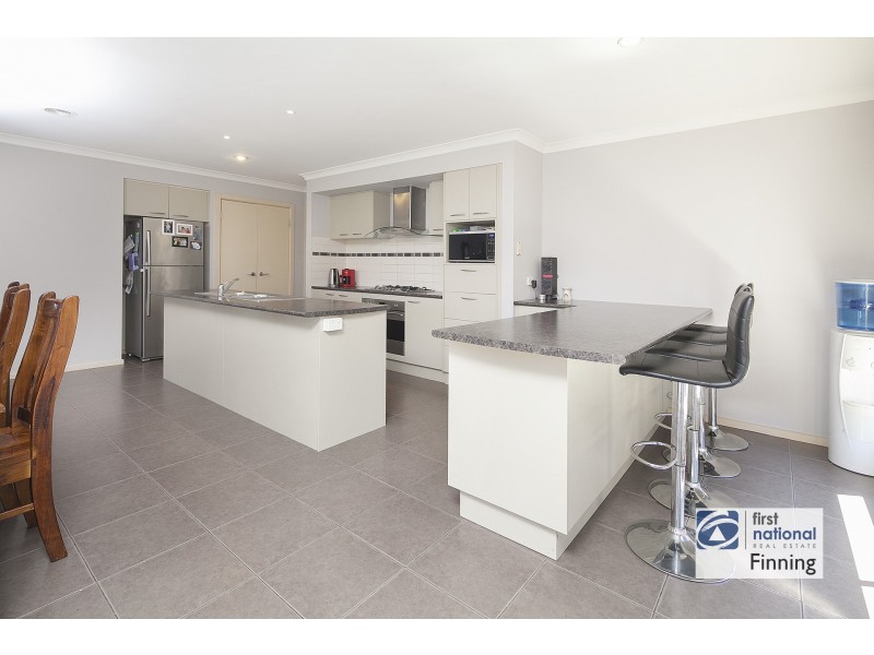 14 Flametree Circuit, Cranbourne VIC 3977