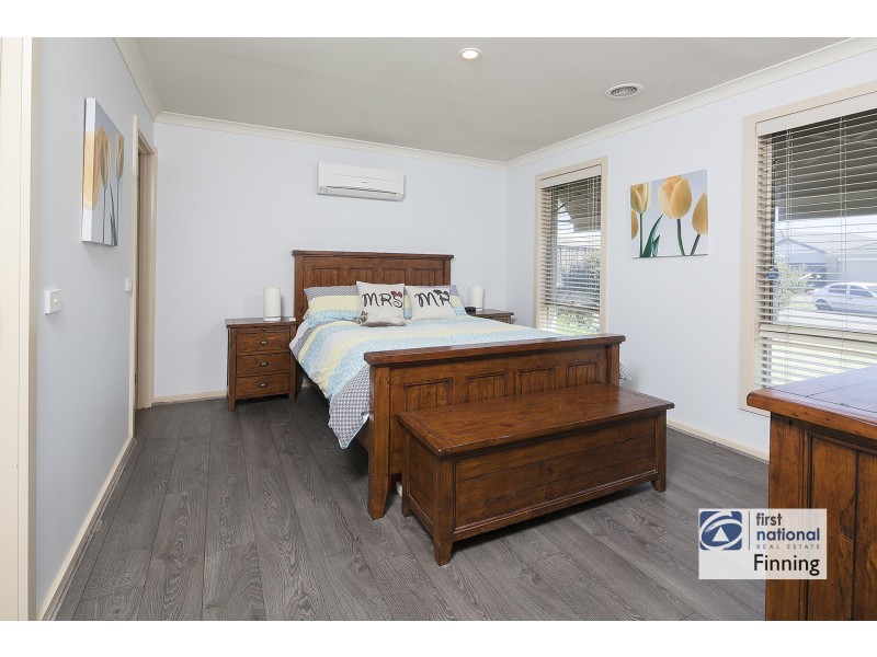 14 Flametree Circuit, Cranbourne VIC 3977