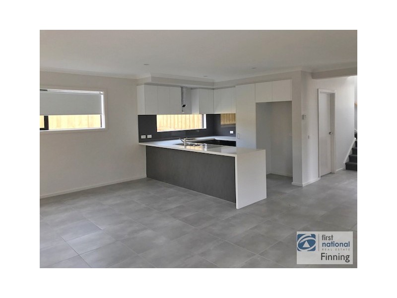 37 Clydevale Avenue, Clyde North VIC 3978