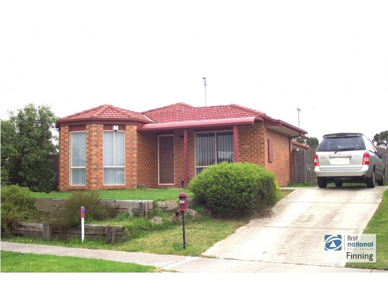 33 Godwin Crescent, Cranbourne North VIC 3977