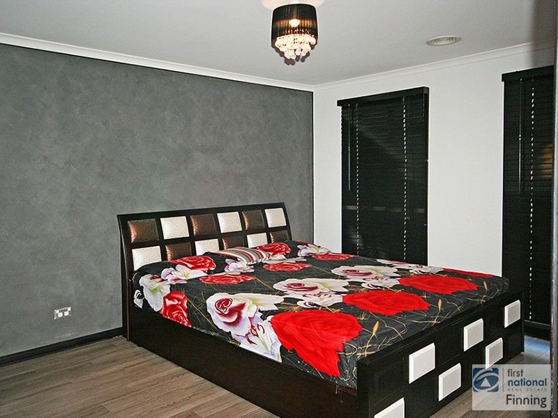 4 Wiltshire Avenue, Cranbourne East VIC 3977