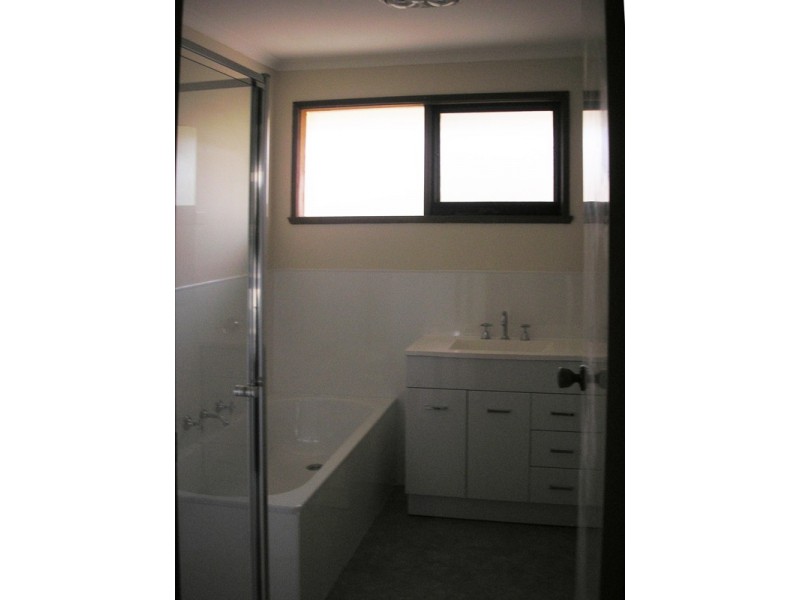 25 Macquarie Court, Cranbourne North VIC 3977