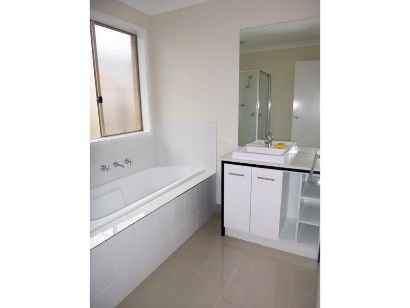 126 William Thwaites Boulevard, Cranbourne North VIC 3977