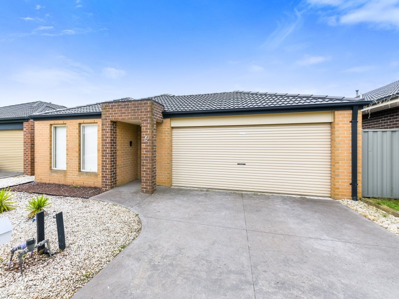 6 Aquitane Drive, Cranbourne East VIC 3977