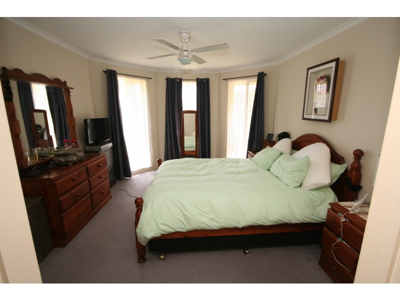 233 Monahans Road, Cranbourne VIC 3977