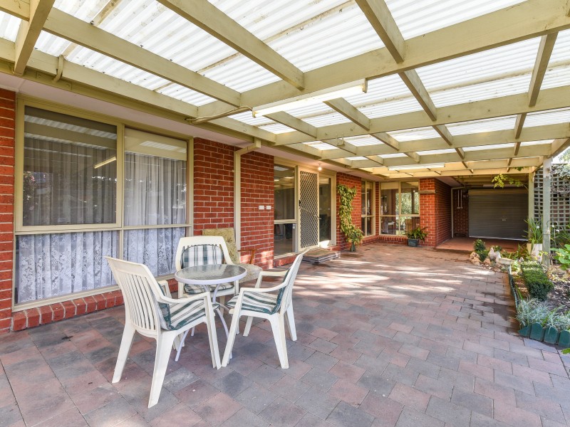 113 Lawless Drive, Cranbourne North VIC 3977