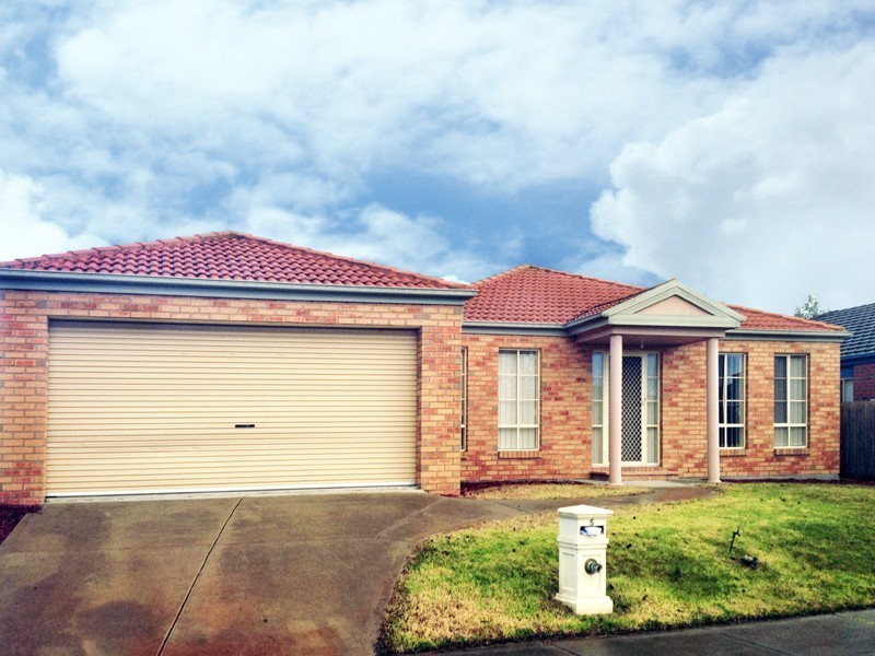 5 Fairhaven Boulevard, Cranbourne West VIC 3977