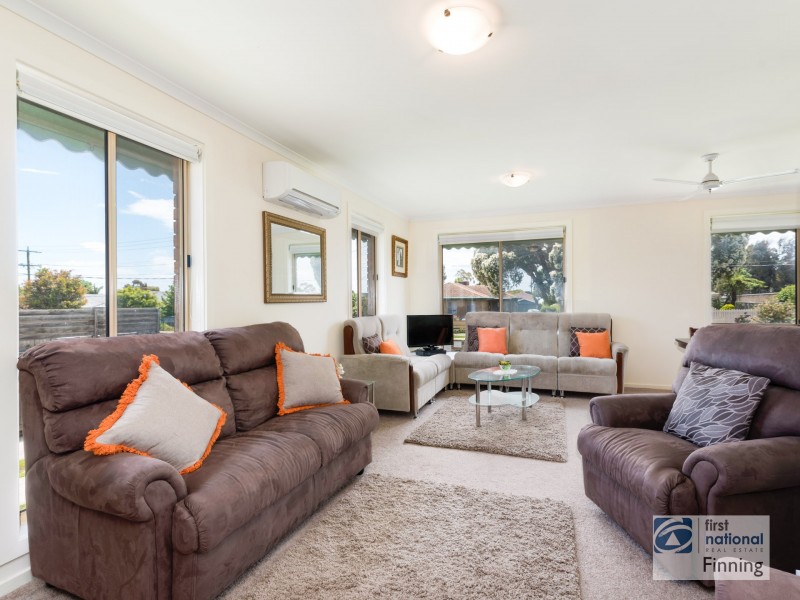 32 Bruce Street, Cranbourne VIC 3977