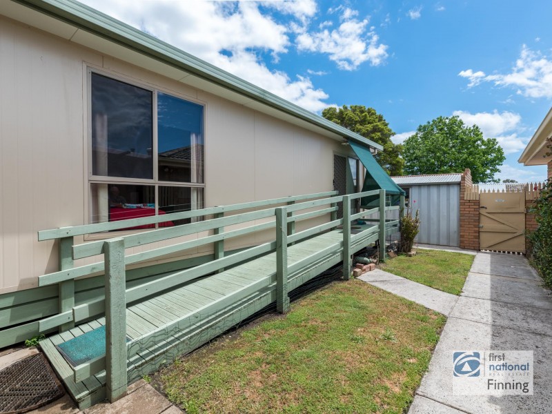 32 Bruce Street, Cranbourne VIC 3977
